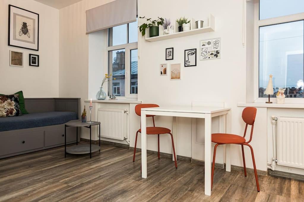 Cute With A View Over The Rooftops And Free Parking In The Area Dzīvoklis *