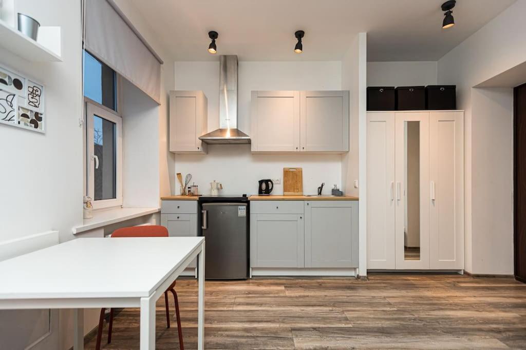 Cute With A View Over The Rooftops And Free Parking In The Area Dzīvoklis