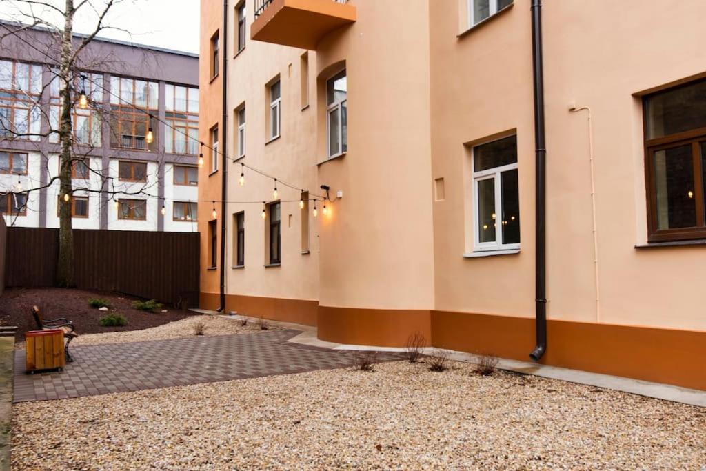 Dzīvoklis Cute With A View Over The Rooftops And Free Parking In The Area Riga
